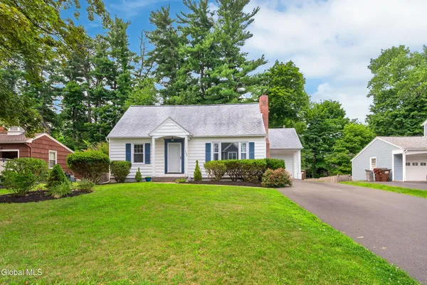$428,000 | 142 Fernbank Avenue, Bethlehem, NY 12054