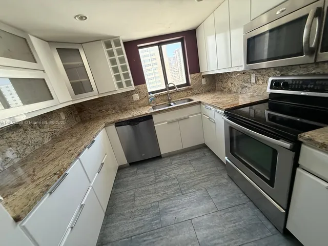 $510,000 | 1500 South Ocean Drive, Unit 5G, Hollywood, FL 33019