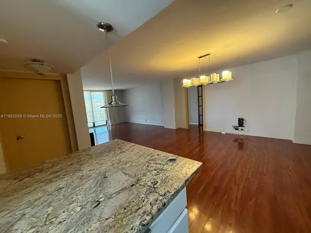 $510,000 | 1500 South Ocean Drive, Unit 5G, Hollywood, FL 33019