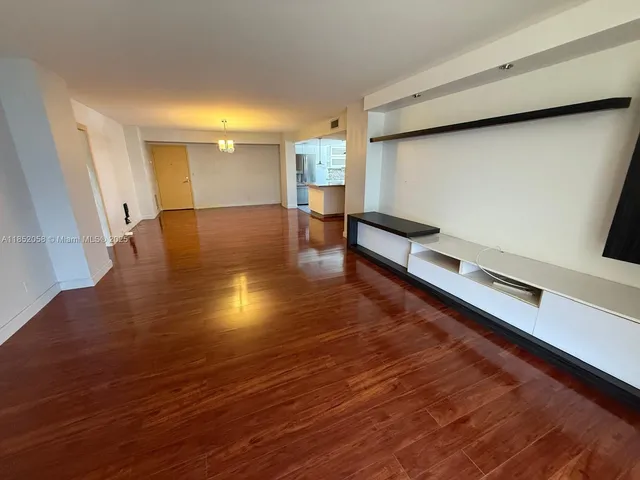 $510,000 | 1500 South Ocean Drive, Unit 5G, Hollywood, FL 33019