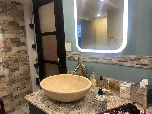 $510,000 | 1500 South Ocean Drive, Unit 5G, Hollywood, FL 33019