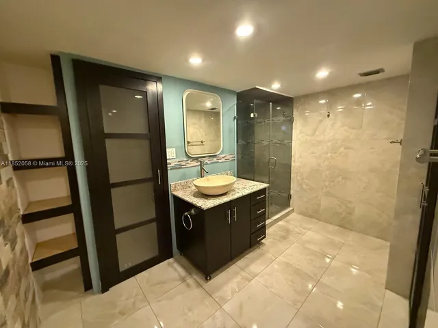 $510,000 | 1500 South Ocean Drive, Unit 5G, Hollywood, FL 33019