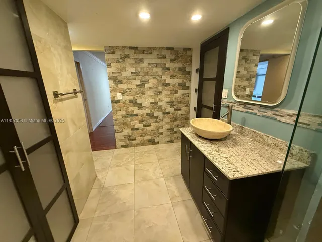 $510,000 | 1500 South Ocean Drive, Unit 5G, Hollywood, FL 33019