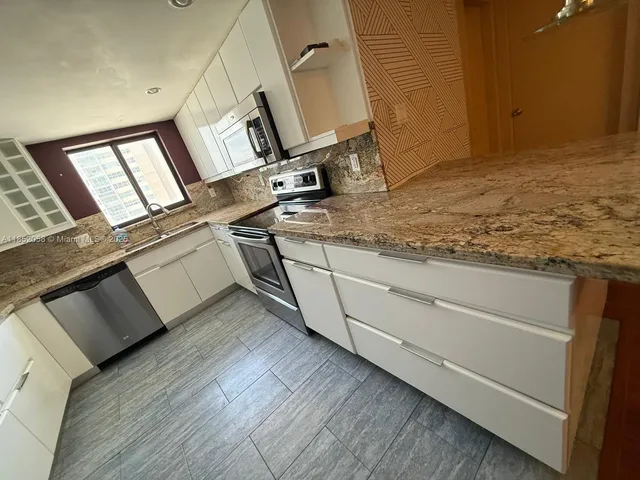 $510,000 | 1500 South Ocean Drive, Unit 5G, Hollywood, FL 33019