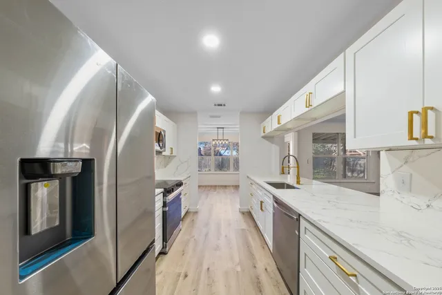 $349,999 | 328 Raven, New Braunfels, TX 78130