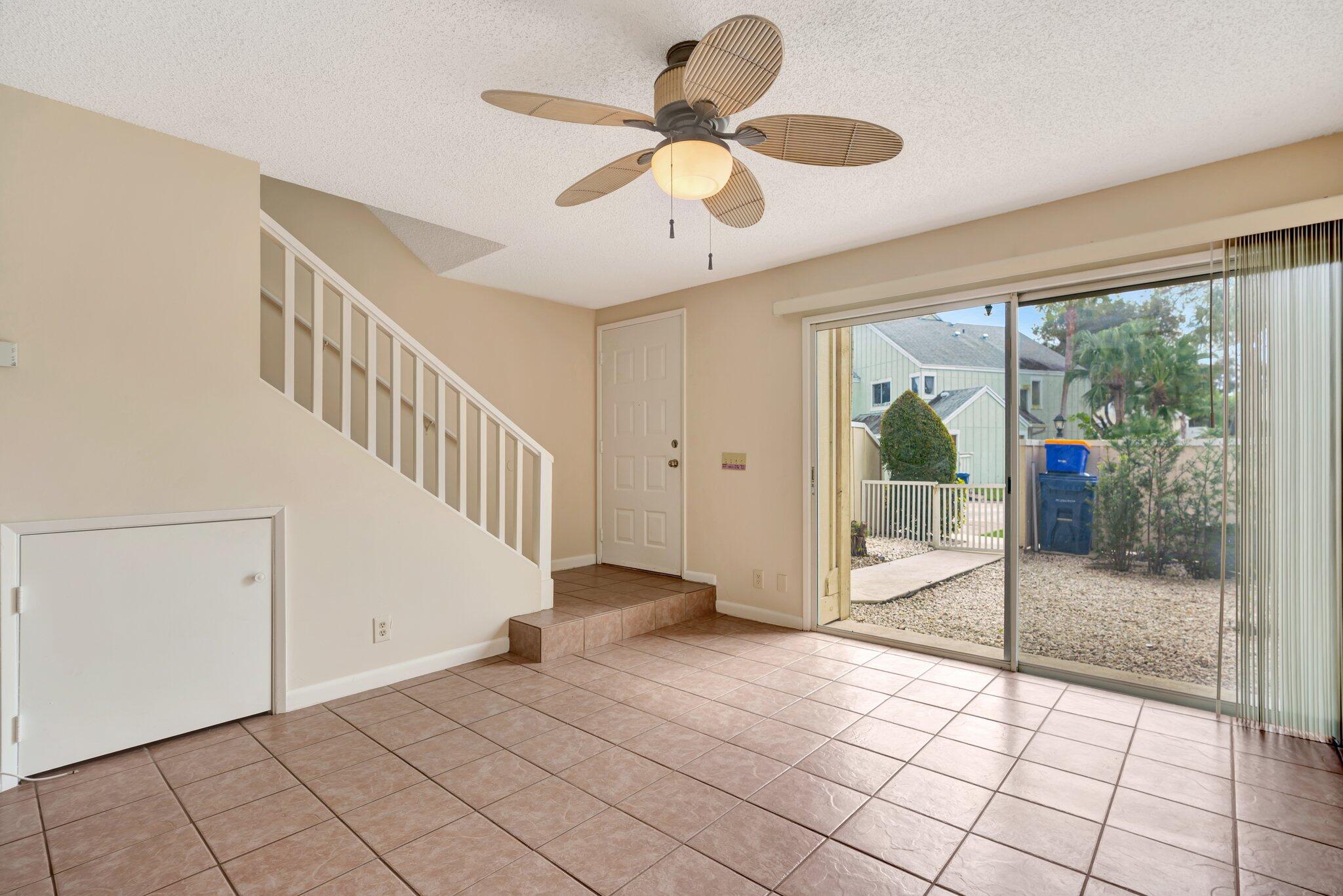 6327 Riverwalk Lane, Unit 4 Jupiter, FL 33458 - Photo 4 of 23 Living Room