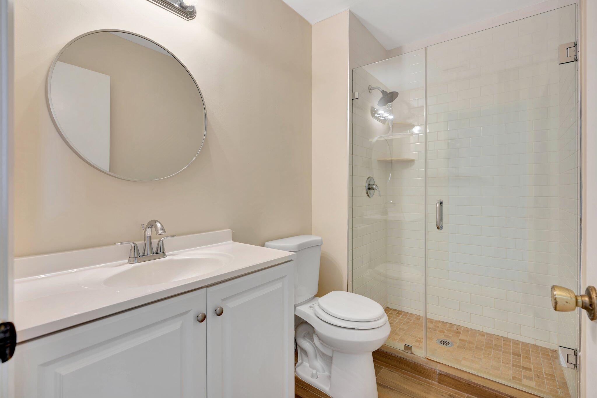 6327 Riverwalk Lane, Unit 4 Jupiter, FL 33458 - Photo 8 of 23 Bathroom 1