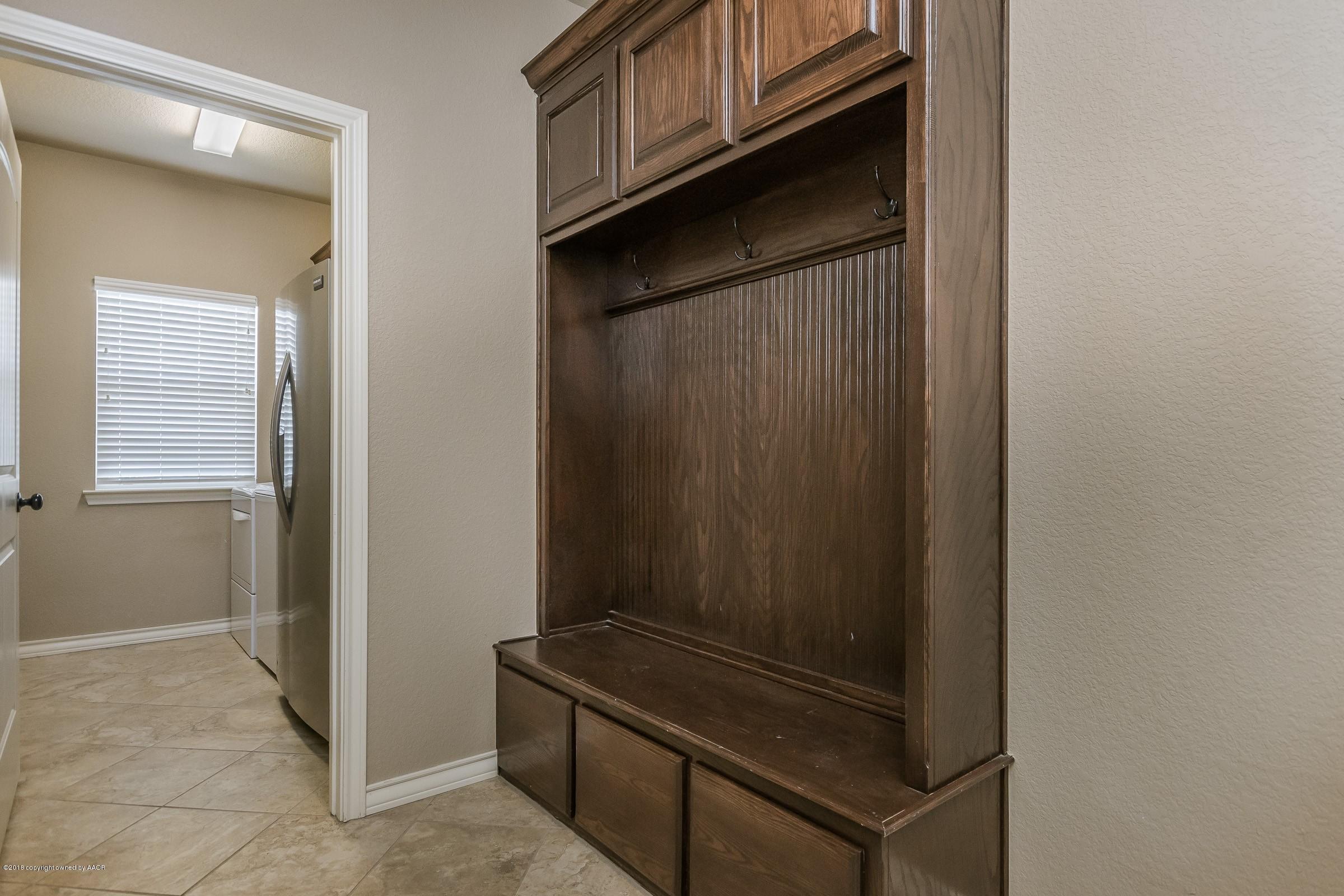 18350 Quail Crossing Road Amarillo, TX 79124 - Photo 11 of 31 011_Mud Room