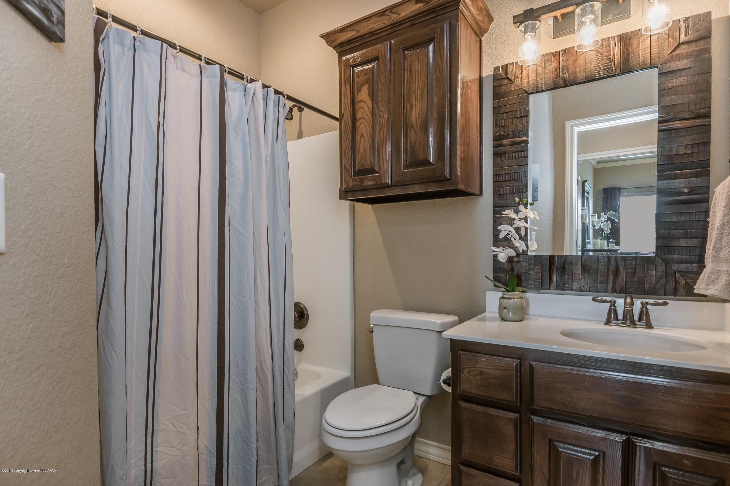 18350 Quail Crossing Road Amarillo, TX 79124 - Photo 23 of 31 023_Guest Bathroom