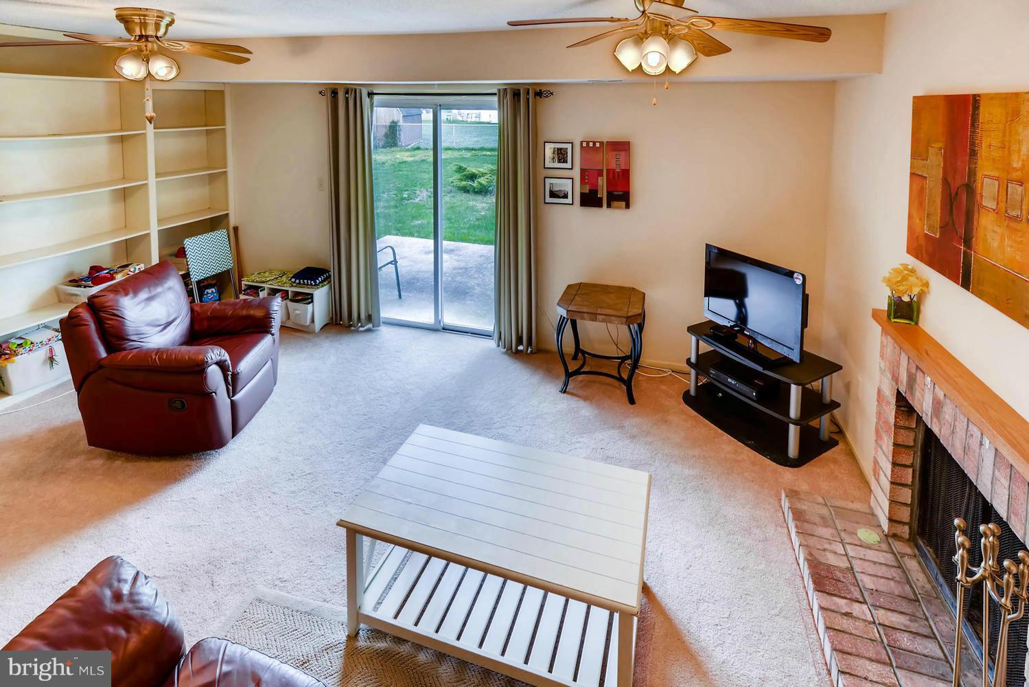 9016 Transoms Road Baltimore, MD 21236 - Photo 14 of 28 Family Room