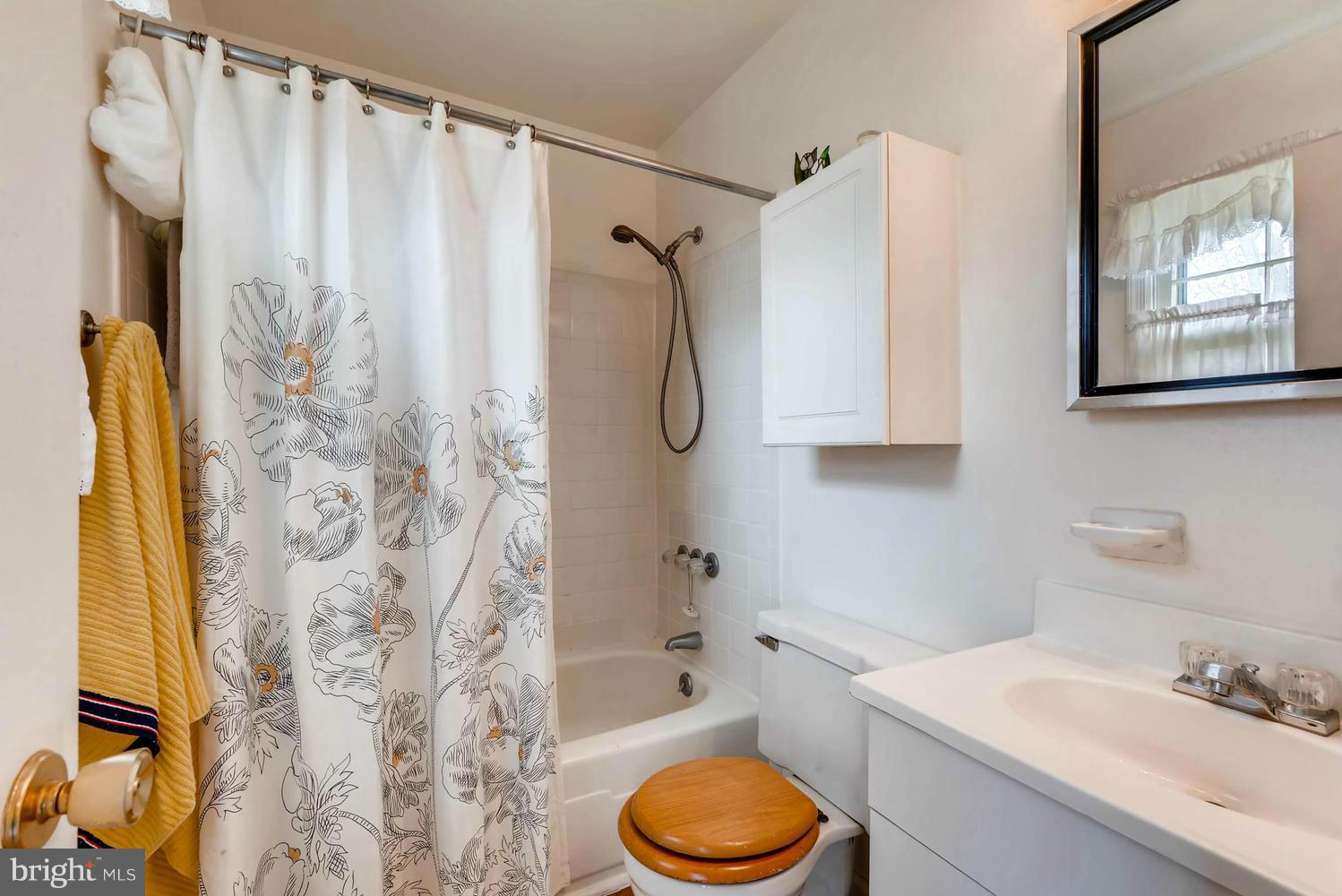 9016 Transoms Road Baltimore, MD 21236 - Photo 20 of 28 Bath (Master)