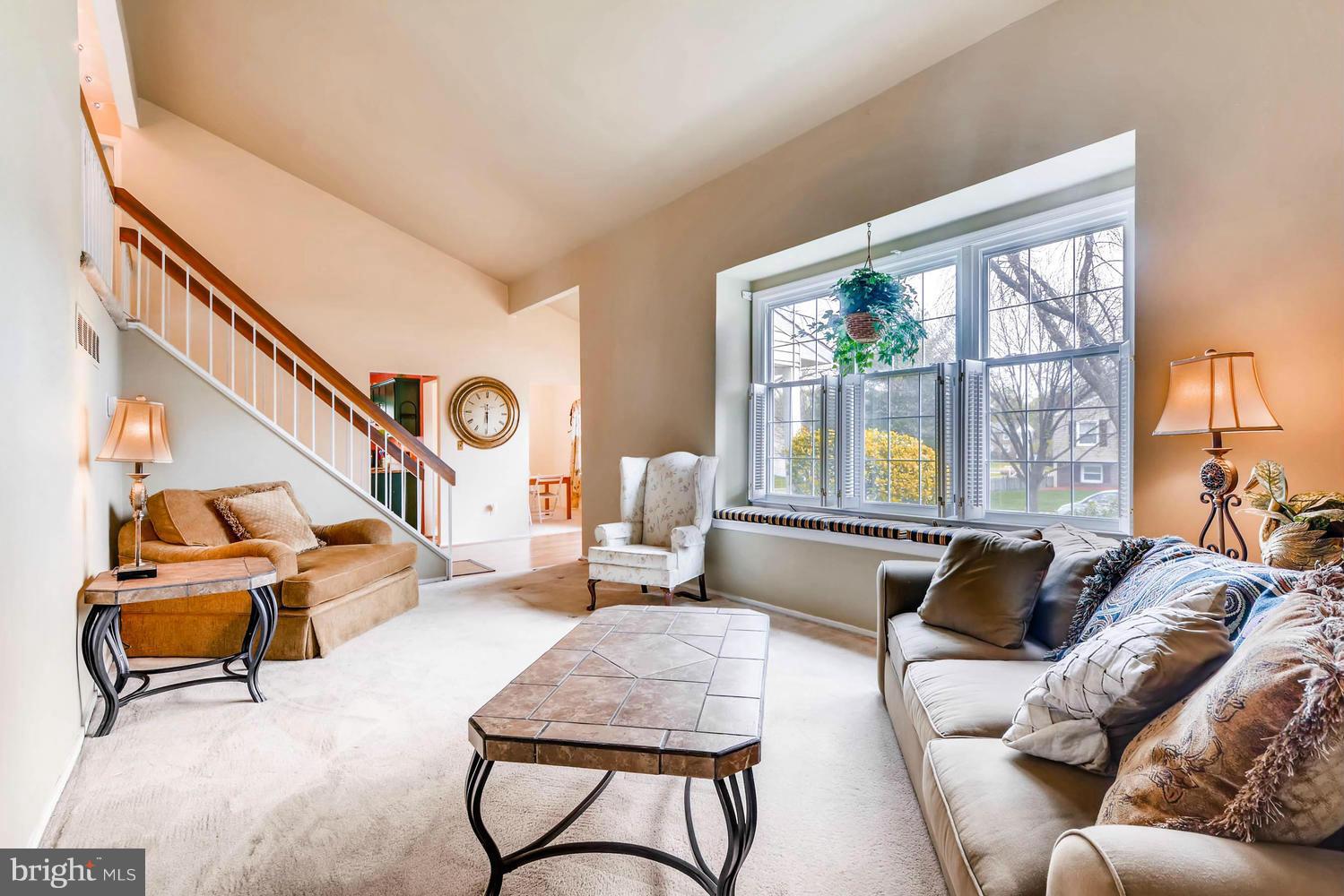 9016 Transoms Road Baltimore, MD 21236 - Photo 7 of 28 Living Room