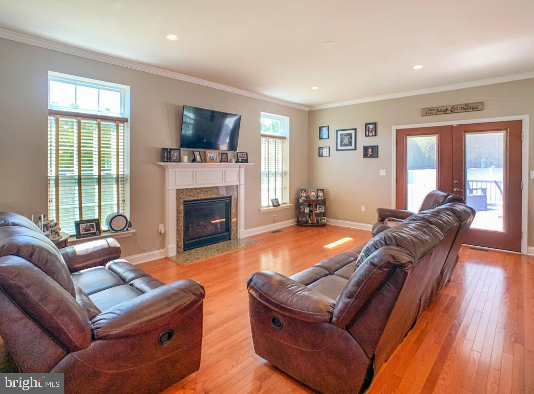 1204 Southampton Road Philadelphia, PA 19116 - Photo 12 of 42 Living room