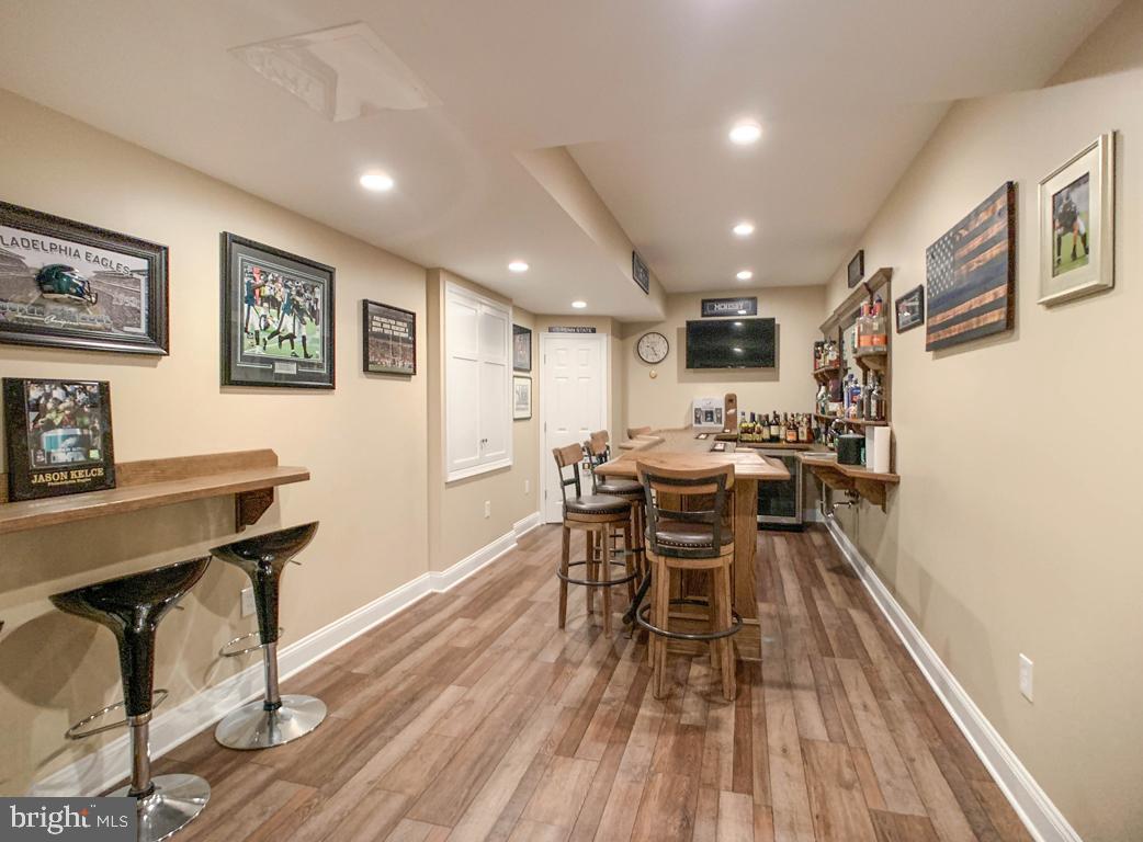 1204 Southampton Road Philadelphia, PA 19116 - Photo 32 of 42 Bar area w seating