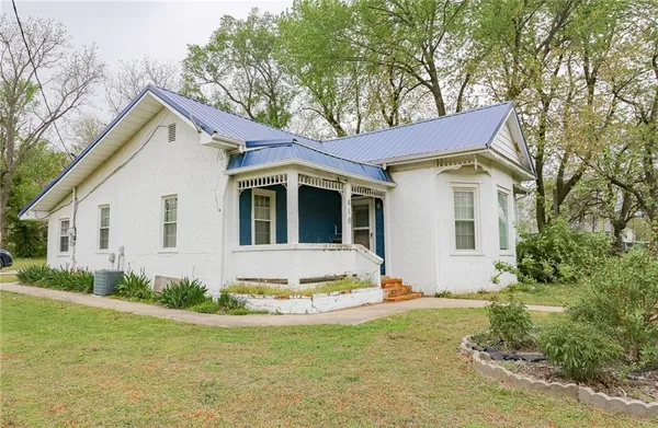 $80,000 | 610 South Vine Street, Holden, MO 64040