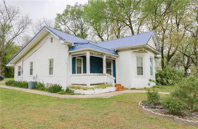 $80,000 | 610 South Vine Street, Holden, MO 64040