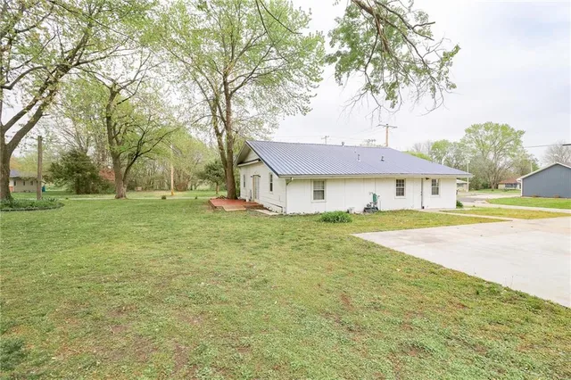 $80,000 | 610 South Vine Street, Holden, MO 64040