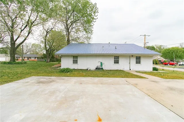 $80,000 | 610 South Vine Street, Holden, MO 64040
