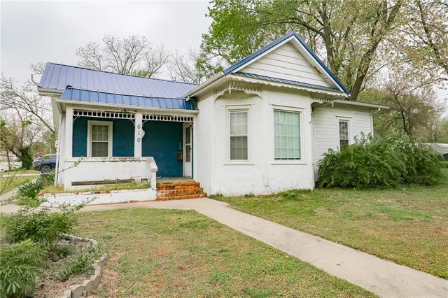 $80,000 | 610 South Vine Street, Holden, MO 64040