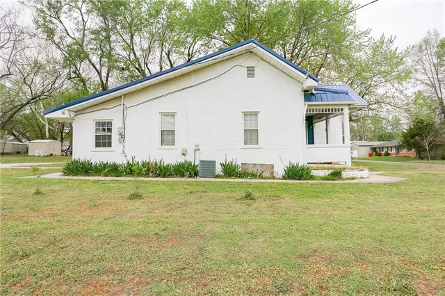 $80,000 | 610 South Vine Street, Holden, MO 64040