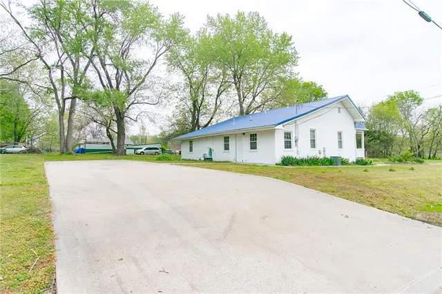 $80,000 | 610 South Vine Street, Holden, MO 64040