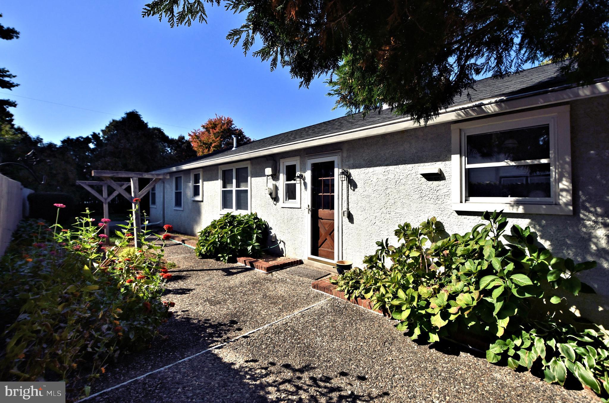 1006 East Heather Road Oreland, PA 19075 - Photo 21 of 42 Rear patio