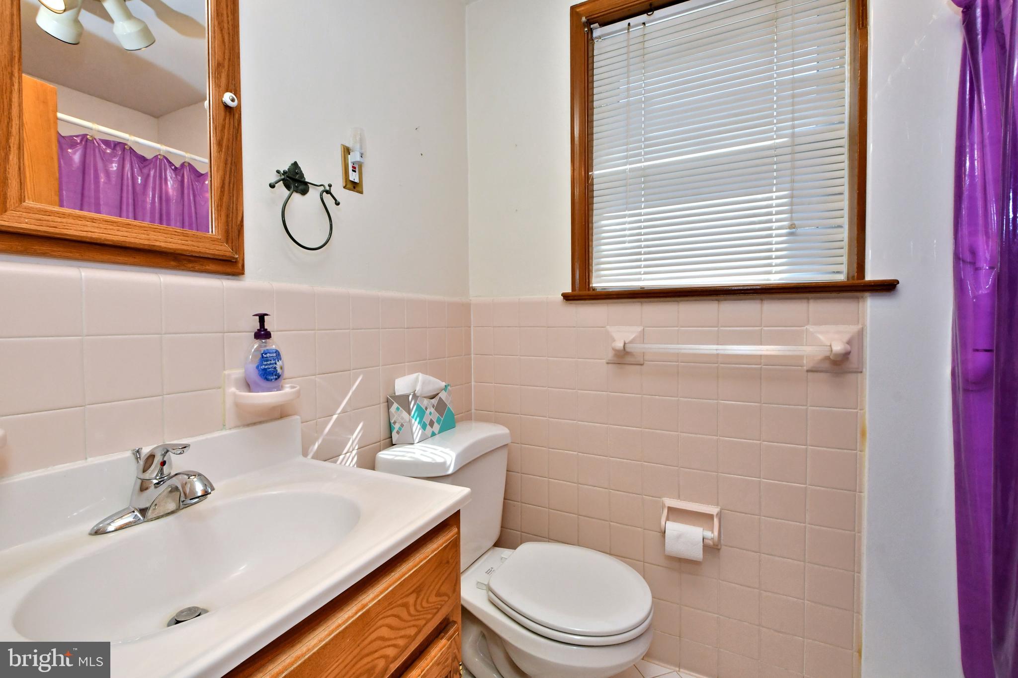 1006 East Heather Road Oreland, PA 19075 - Photo 36 of 42 Full bath