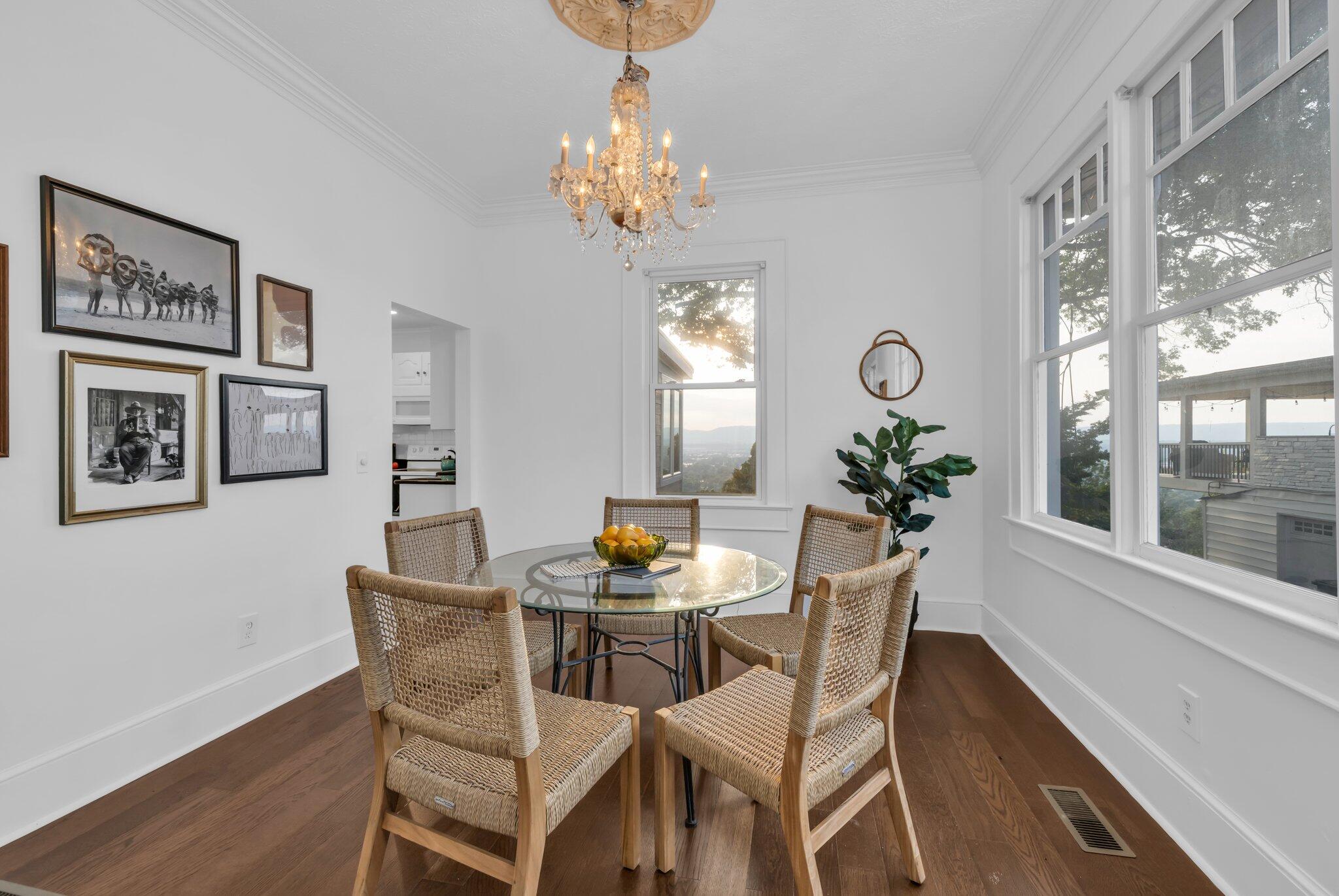 111 South Crest Road Chattanooga, TN 37404 - Photo 9 of 41 Dining Room