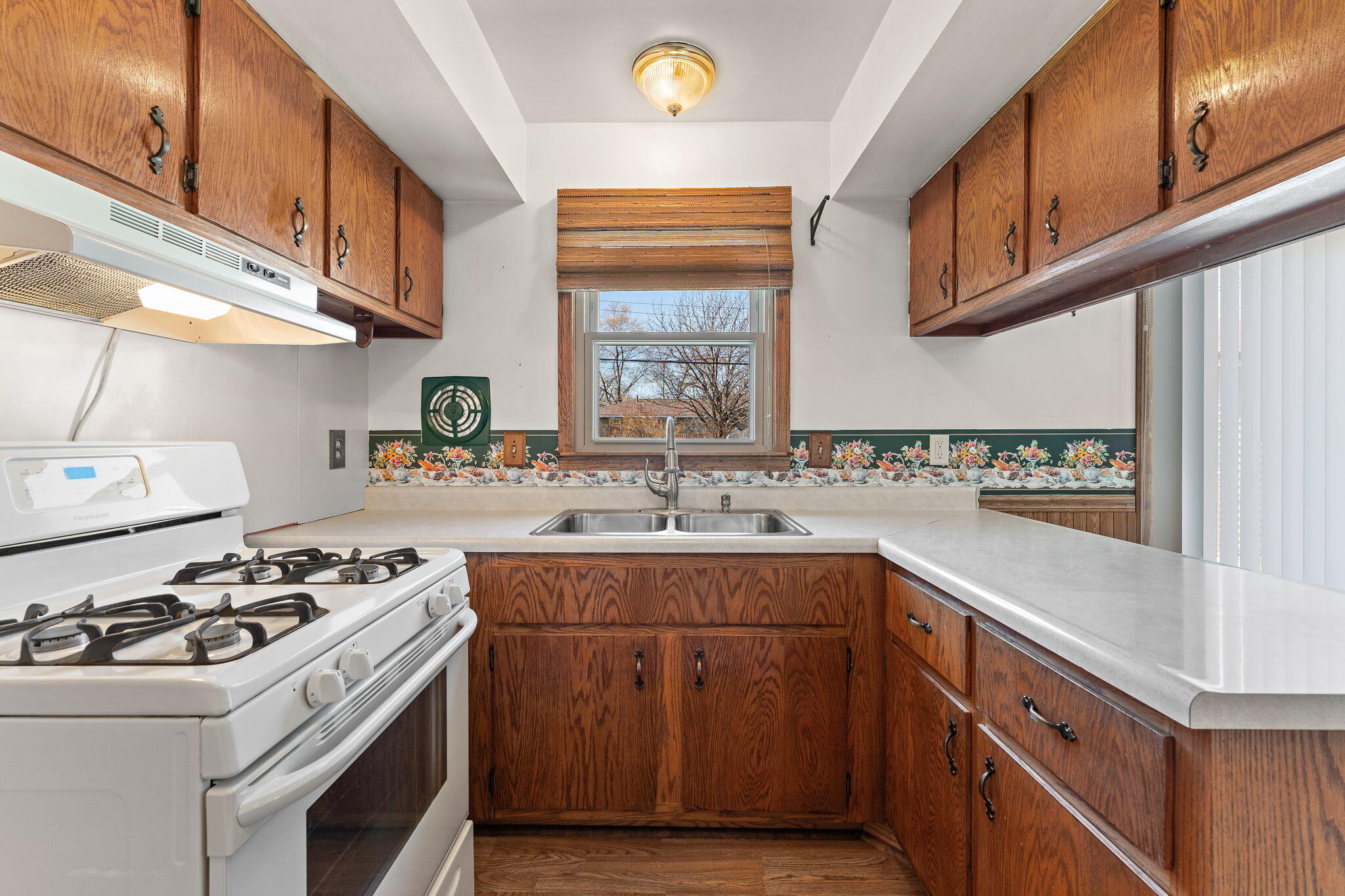 756 Imperial Road Valparaiso, IN 46385 - Photo 12 of 29 2048x1365