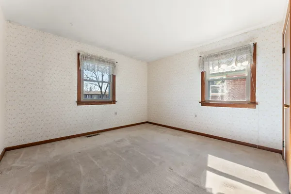 $239,000 | 756 Imperial Road, Valparaiso, IN 46385