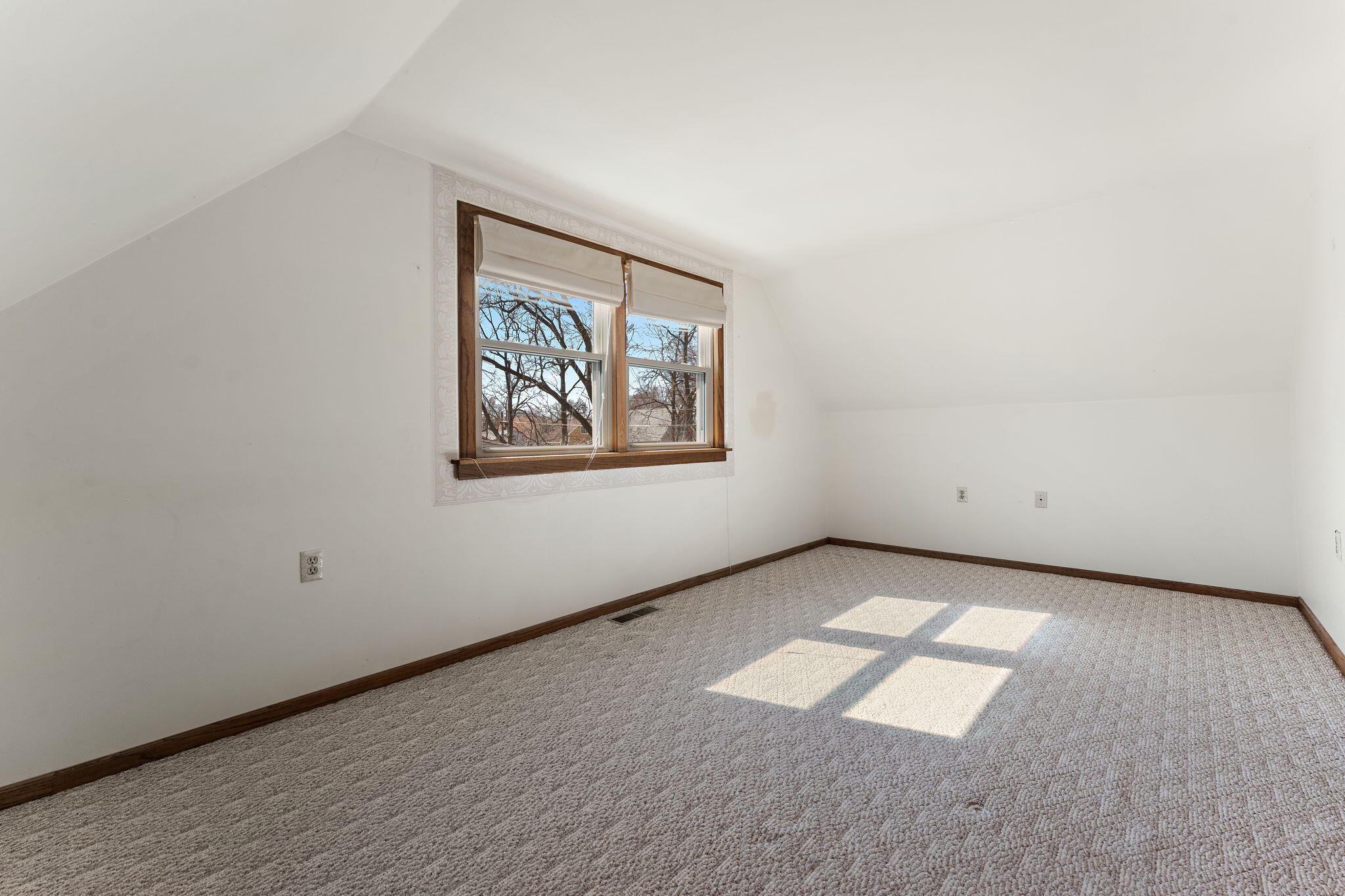 756 Imperial Road Valparaiso, IN 46385 - Photo 24 of 29 2048x1365