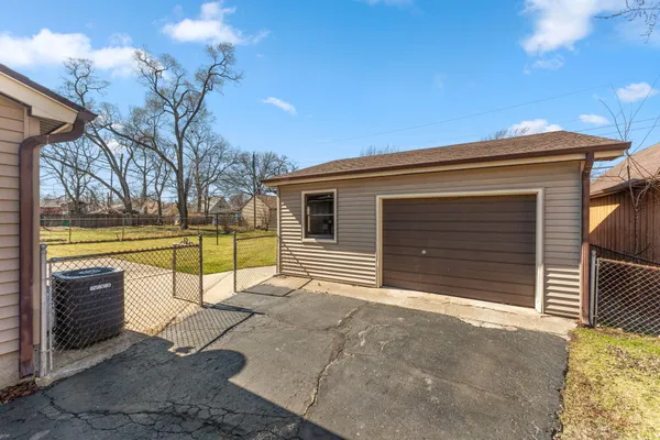 $239,000 | 756 Imperial Road, Valparaiso, IN 46385