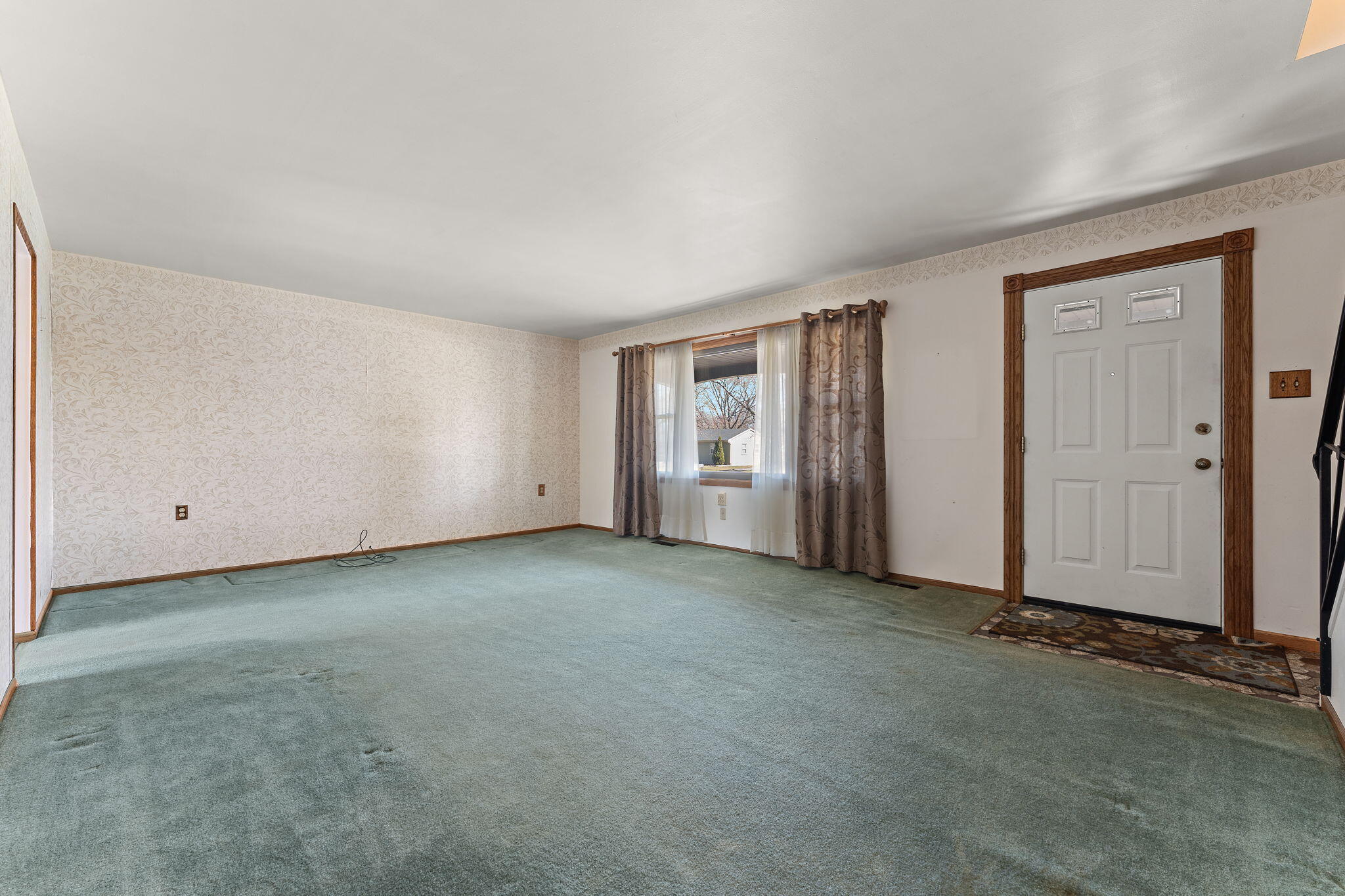 756 Imperial Road Valparaiso, IN 46385 - Photo 7 of 29 2048x1365