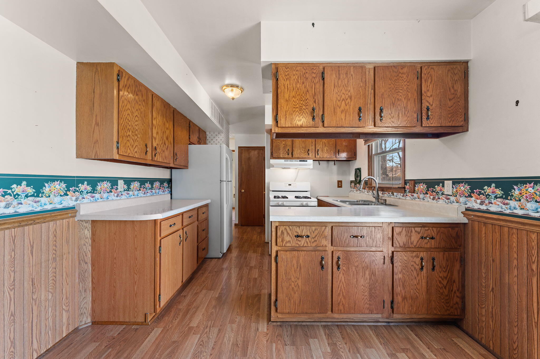 756 Imperial Road Valparaiso, IN 46385 - Photo 10 of 29 2048x1365