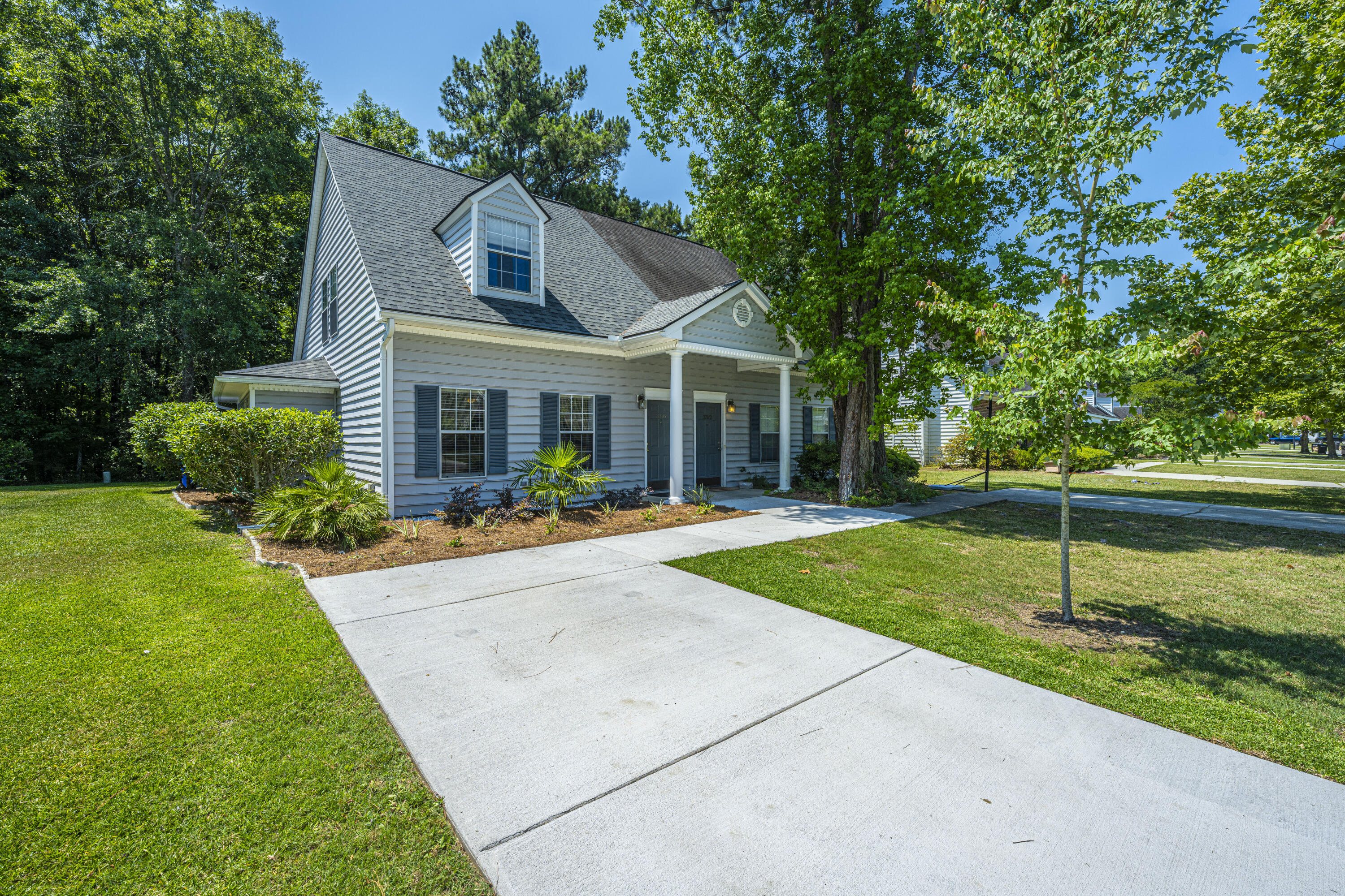 3376 Queensgate Way Mount Pleasant, SC 29466 - Photo 3 of 39 DSC_2248