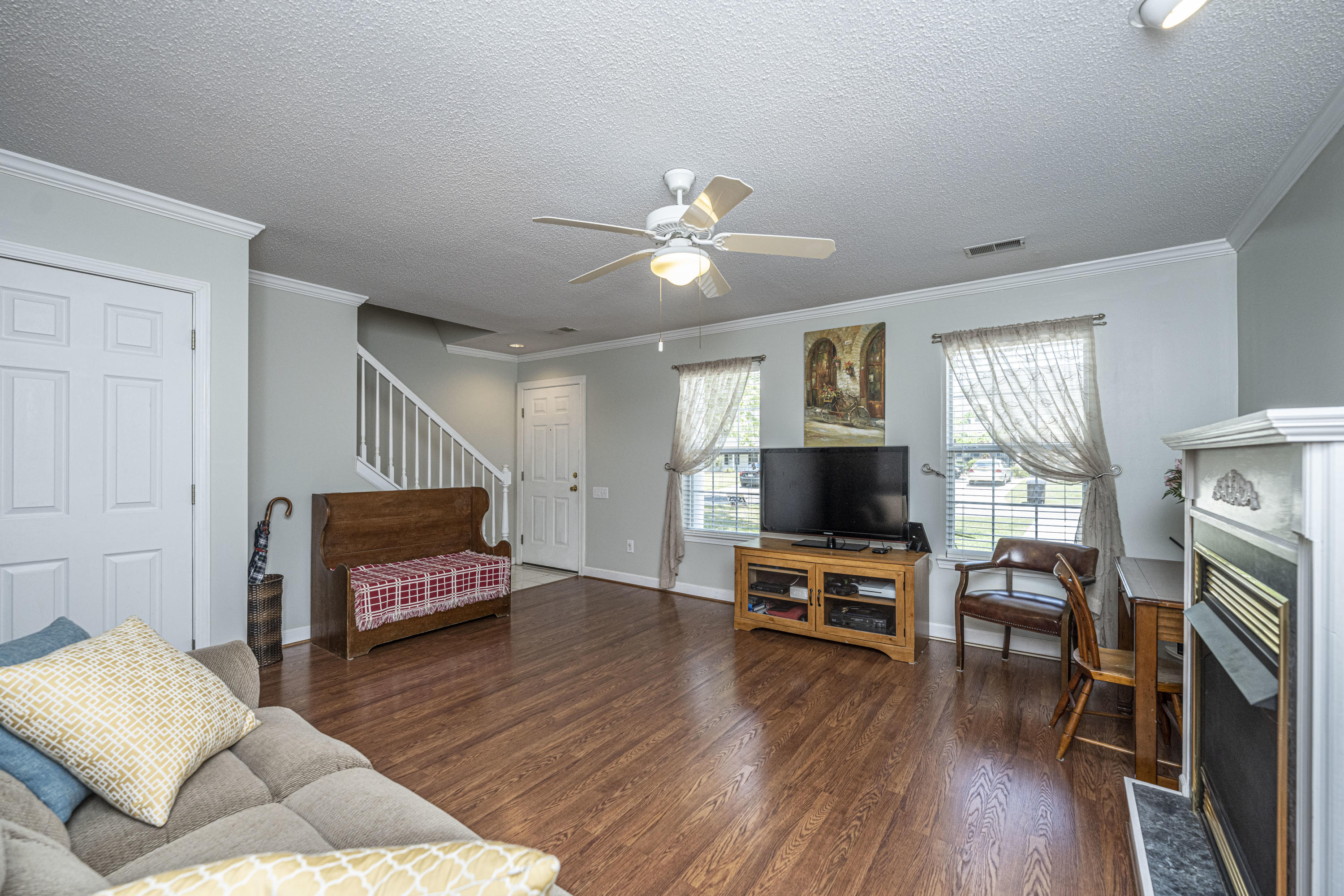 3376 Queensgate Way Mount Pleasant, SC 29466 - Photo 6 of 39 DSC_2264