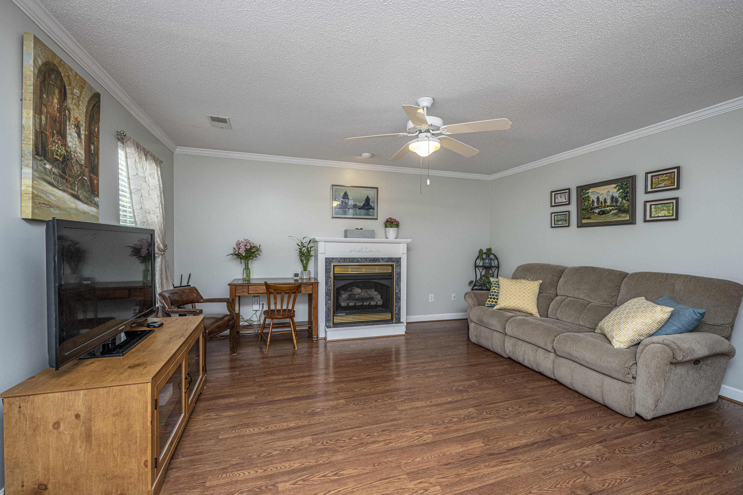 3376 Queensgate Way Mount Pleasant, SC 29466 - Photo 7 of 39 DSC_2265