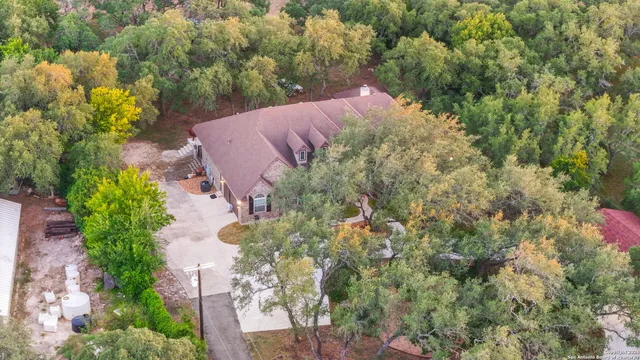 $875,000 | 813 County Road 375, San Antonio, TX 78253
