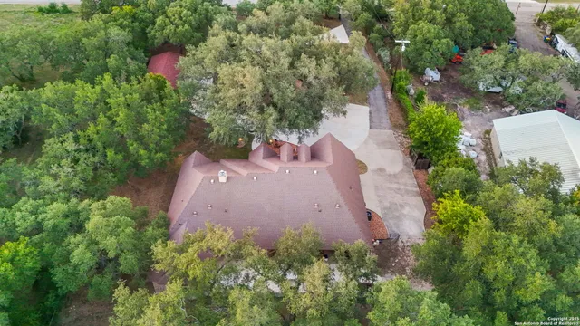 $875,000 | 813 County Road 375, San Antonio, TX 78253