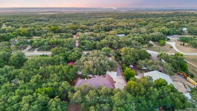 $875,000 | 813 County Road 375, San Antonio, TX 78253