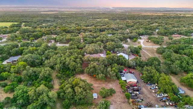 $875,000 | 813 County Road 375, San Antonio, TX 78253