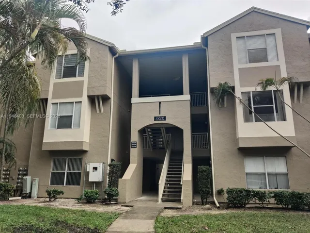 $2,000 | 1740 Palm Cove Boulevard, Unit 105, Delray Beach, FL 33445