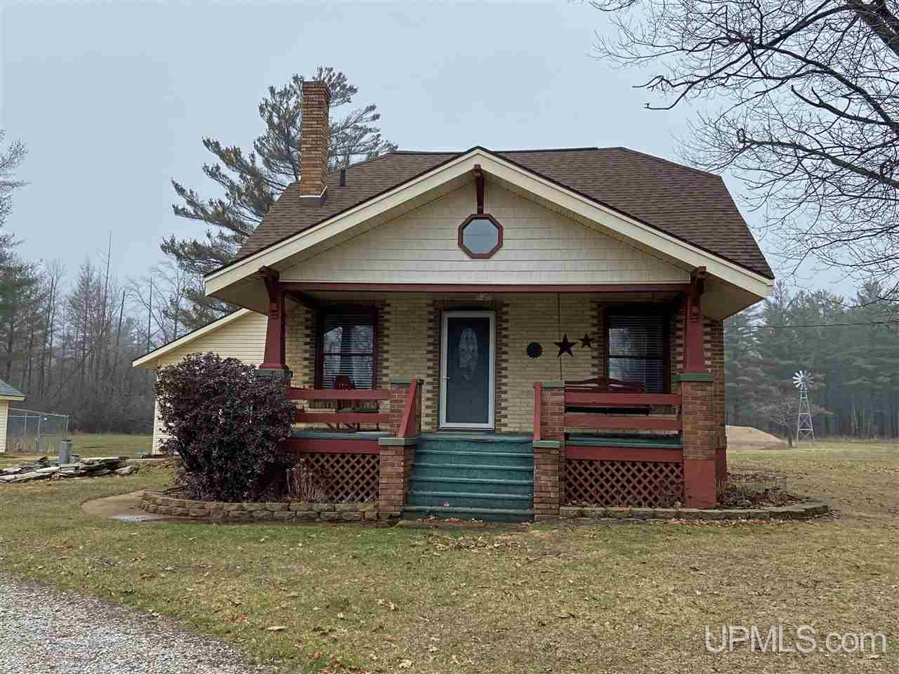 5390 12th Road Escanaba, MI 49829 - Photo 2 of 34