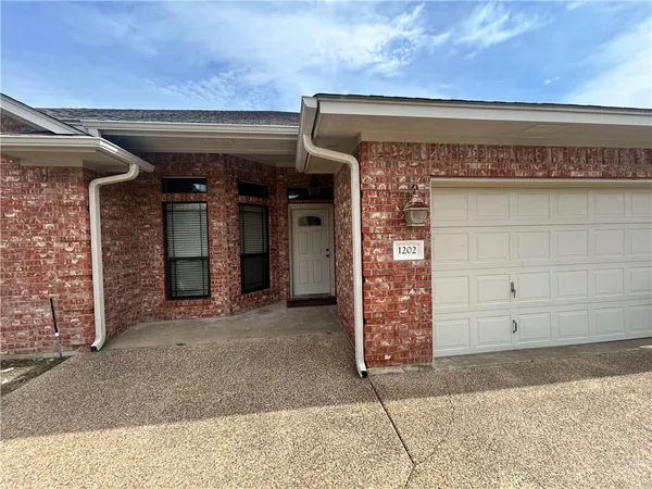 $2,500 | 1202 Harrisonburg Lane, College Station, TX 77845