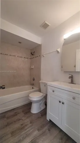 $1,900 | 520 Southwest 5th Street, Unit 203, Miami, FL 33130