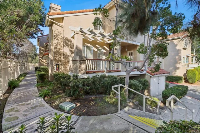 $949,000 | 7747 Caminito Monarca, Unit 100, Carlsbad, CA 92009