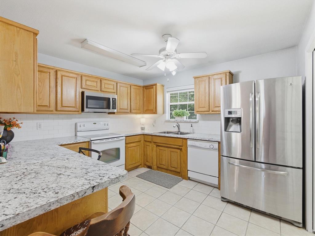 1100 Greg Street Azle, TX 76020 - Photo 18 of 39