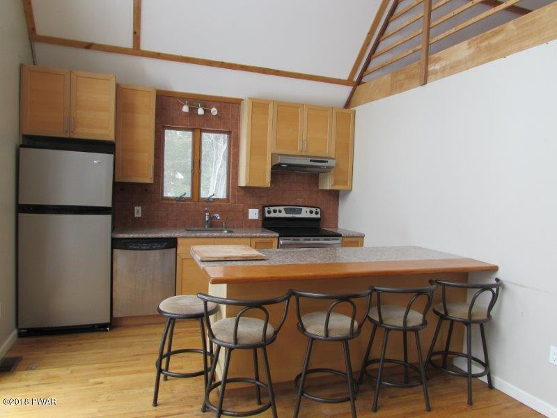 116 Ridgeway Drive Hawley, PA 18428 - Photo 7 of 33 Kitchen Island