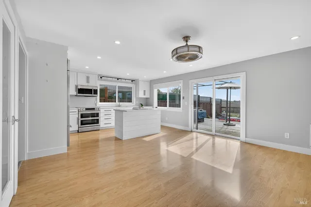 $3,900 | 1567 Gretchen Court, Rohnert Park, CA 94928