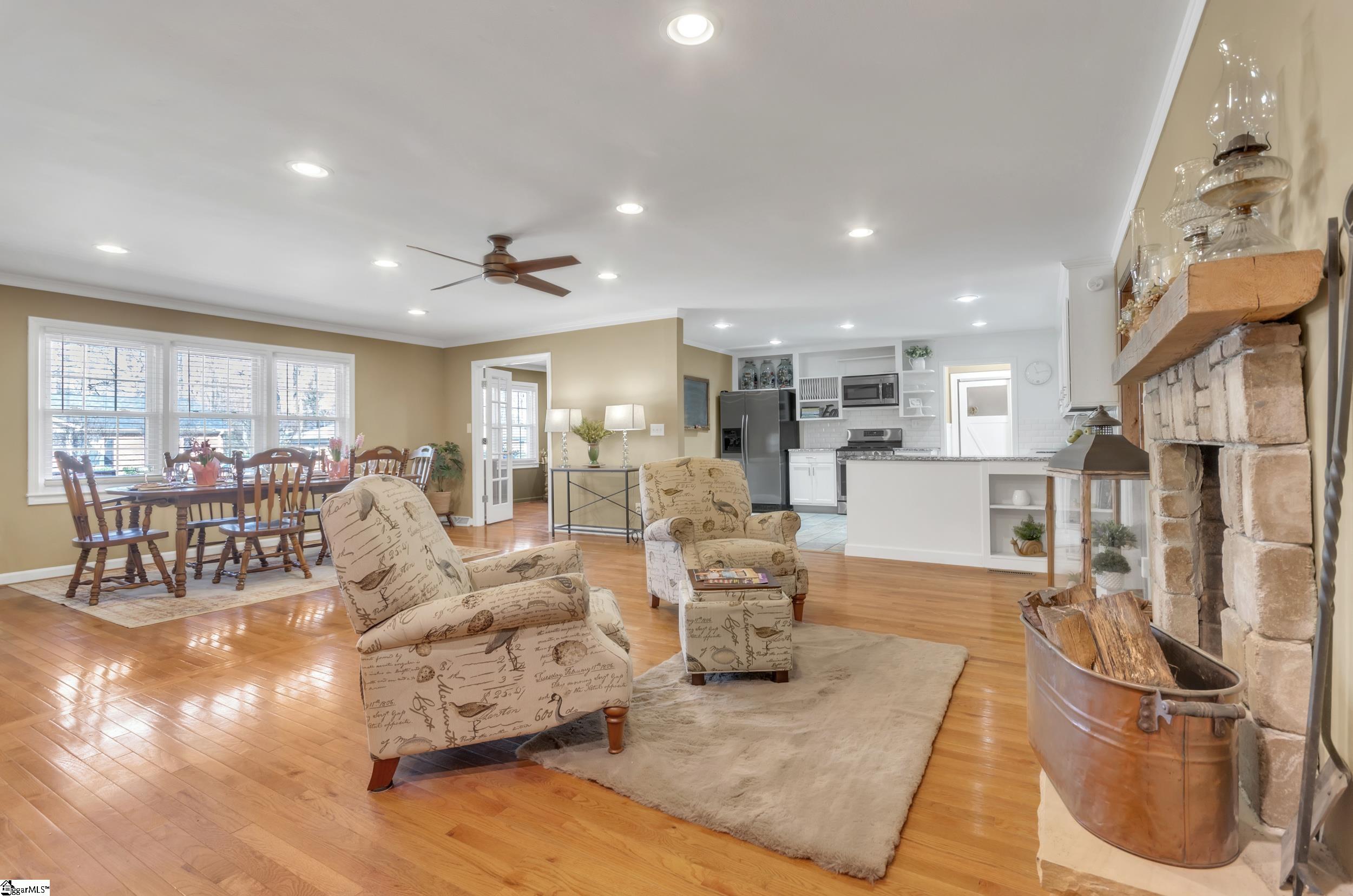 111 Boulder Road Greenville, SC 29607 - Photo 2 of 42